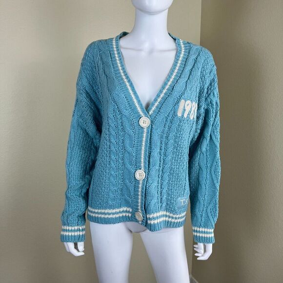 Taylor Swift Preppy Oversized Taylor's Version 1989 Cardigan Sweater Size XS/S - Picture 15 of 17